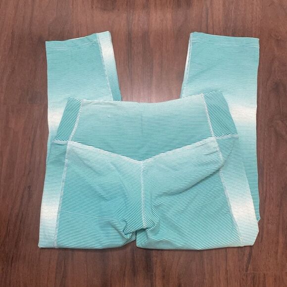 Nike Dri Fit crop legging green/white striped - Picture 5 of 6